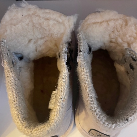 EUC women’s BearPaw ankle boots. Size 8 - Picture 9 of 16